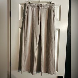 Athleta Capris Pants